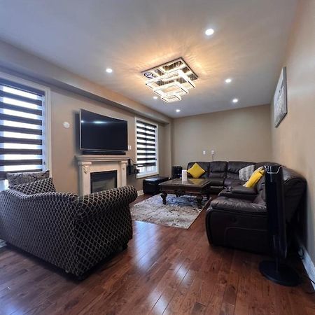 Spacious Detached In Brampton Exterior photo