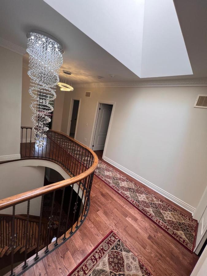 Spacious Detached In Brampton Exterior photo