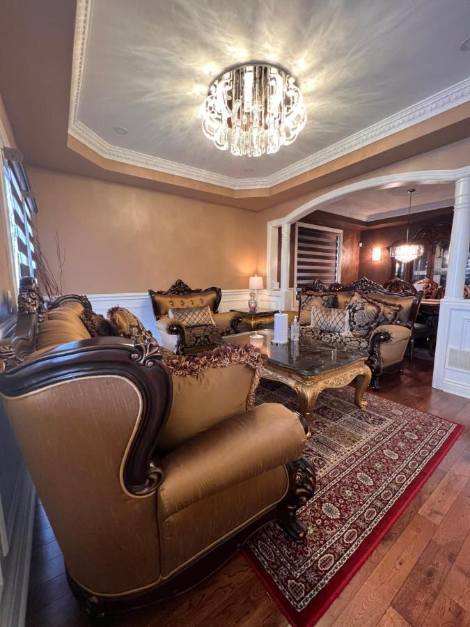 Spacious Detached In Brampton Exterior photo